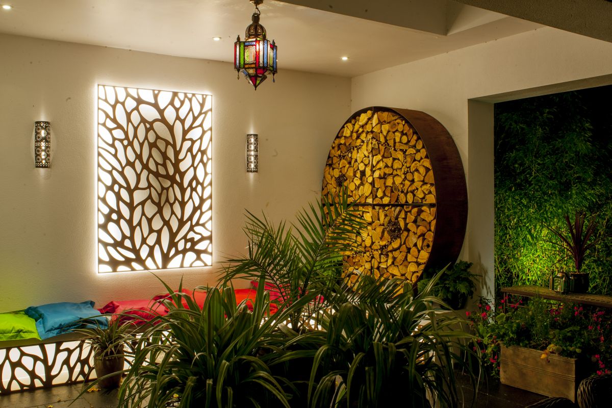 Wooden Sculpture in a Damien Keane Designed Garden