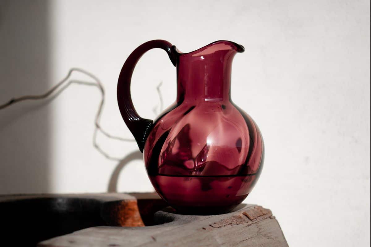 A violet coloured Marika jug from Klimchi. 